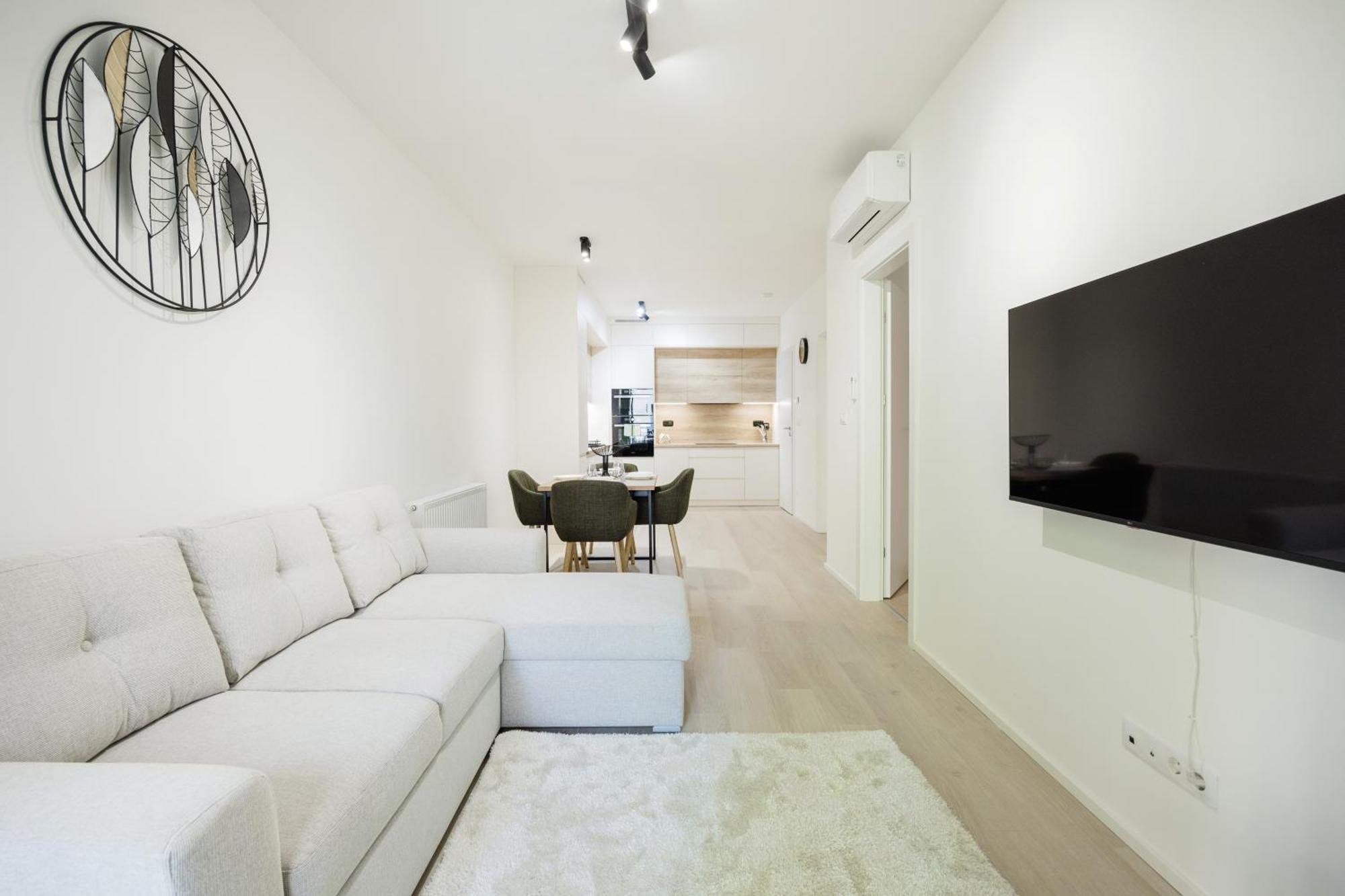 Modern With Balcony And Parking Apartment *